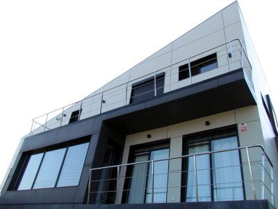 02barrika4r